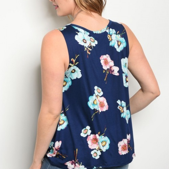 CURVE PLUS SIZE CURVY 🇺🇸 NAVY FLORAL TOP - Picture 2 of 3